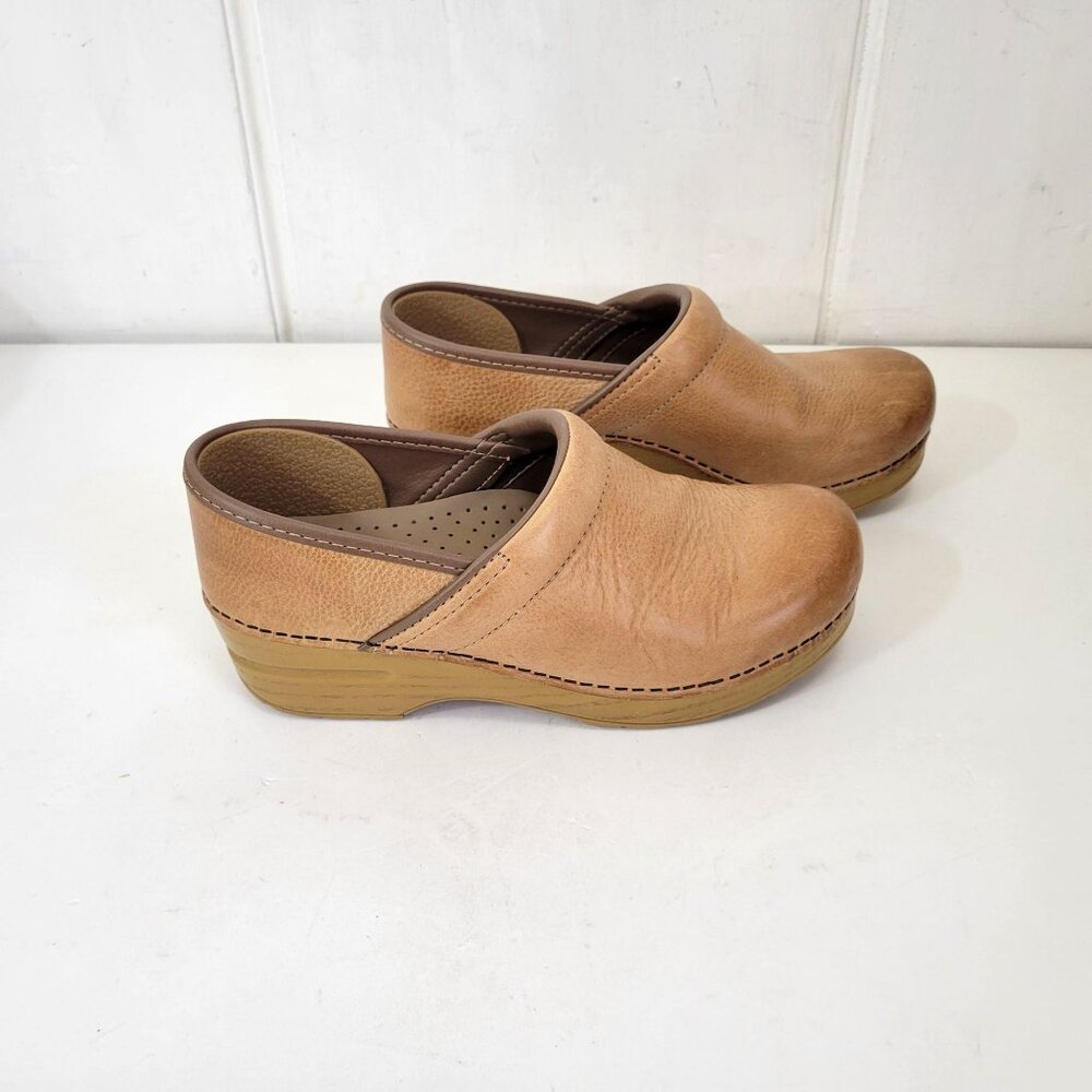 Dansko Professional Women's Honey Distressed Leather Clogs Size 38 EU US 7.5-8 - Picture 2 of 10